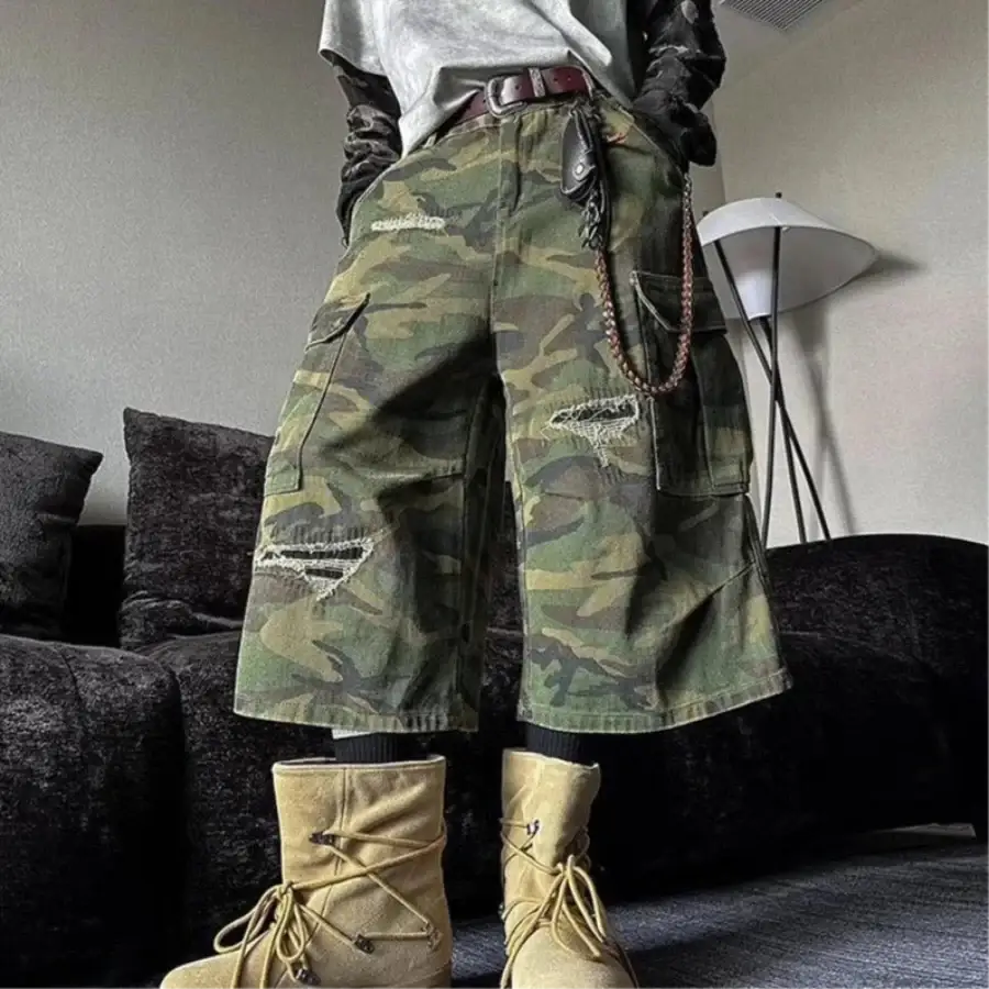 Camouflage Capri Pants - S