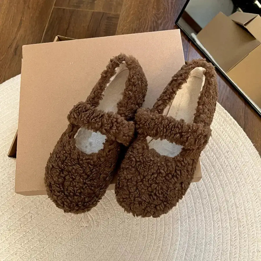 Flat Fur Shoes - Brown / 5