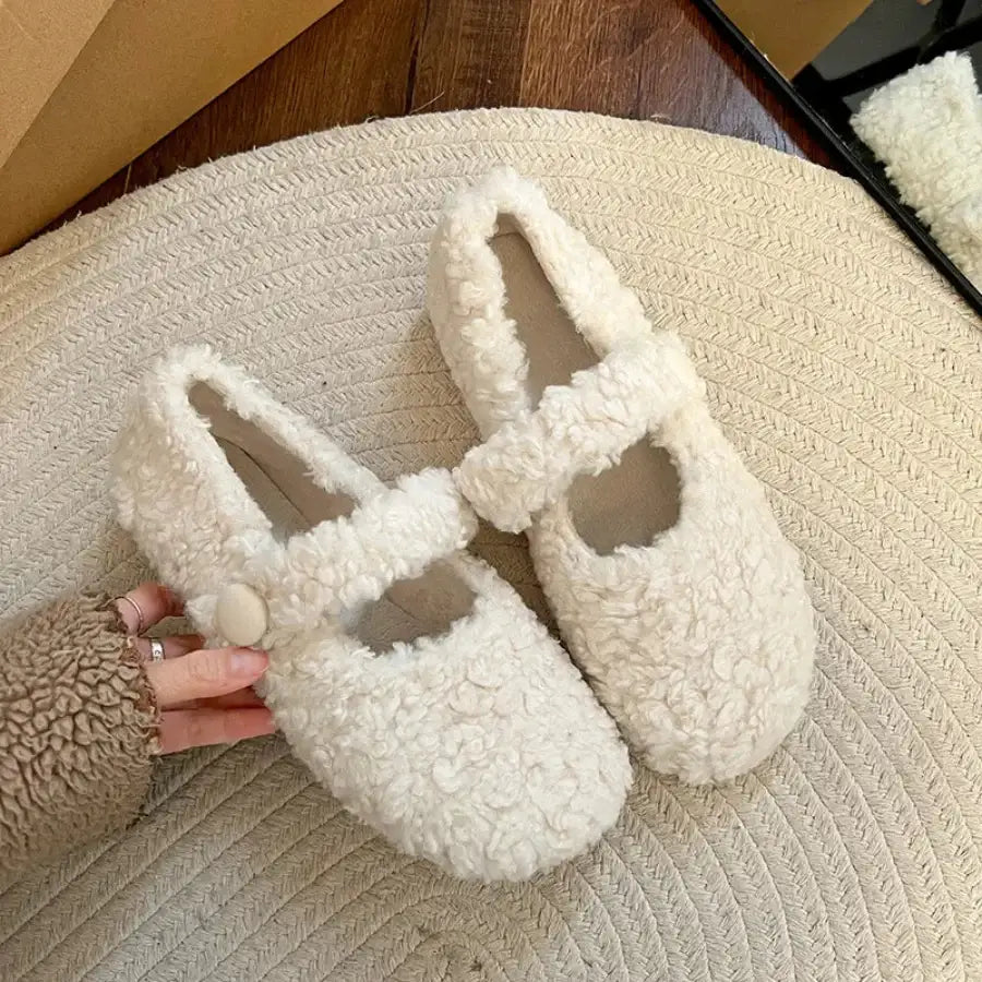 Flat Fur Shoes - White / 5