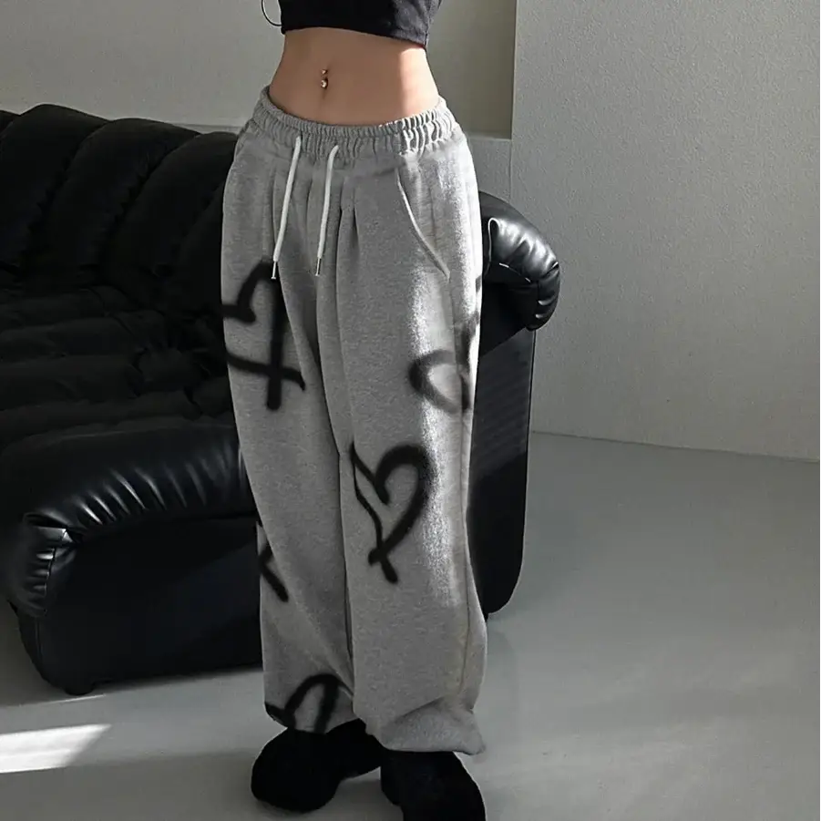 Heart Sweatpants - Grey / XS