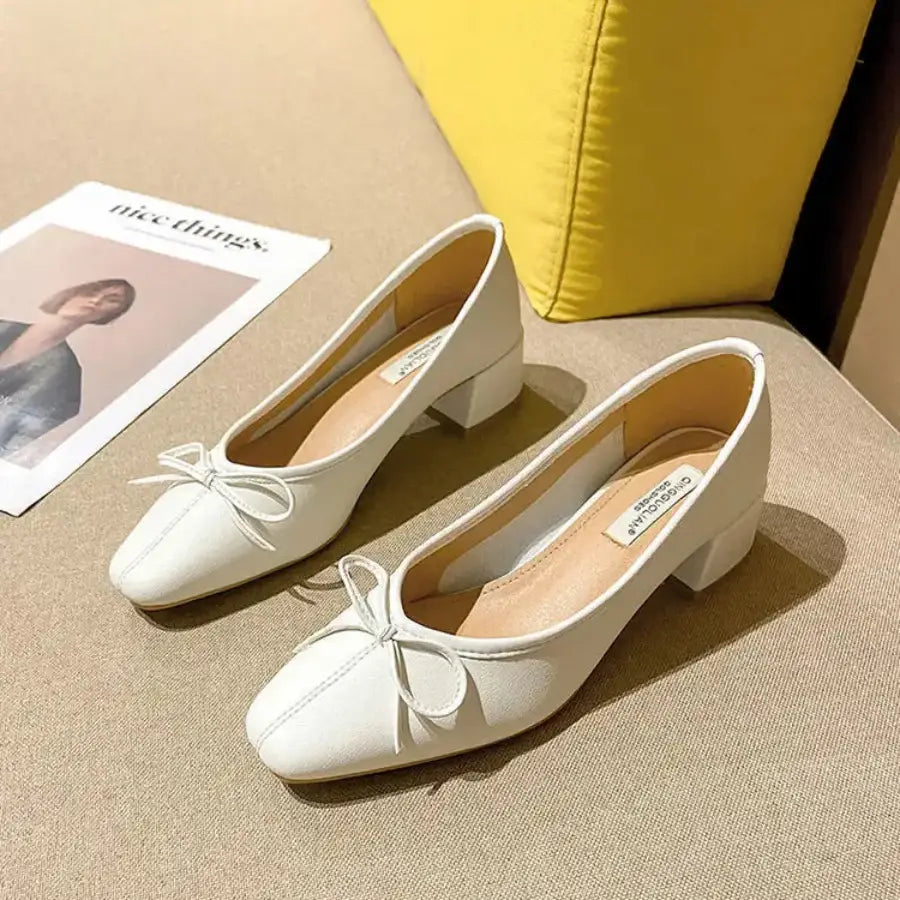 Pointed Toe Ballerina Shoes - White / 5