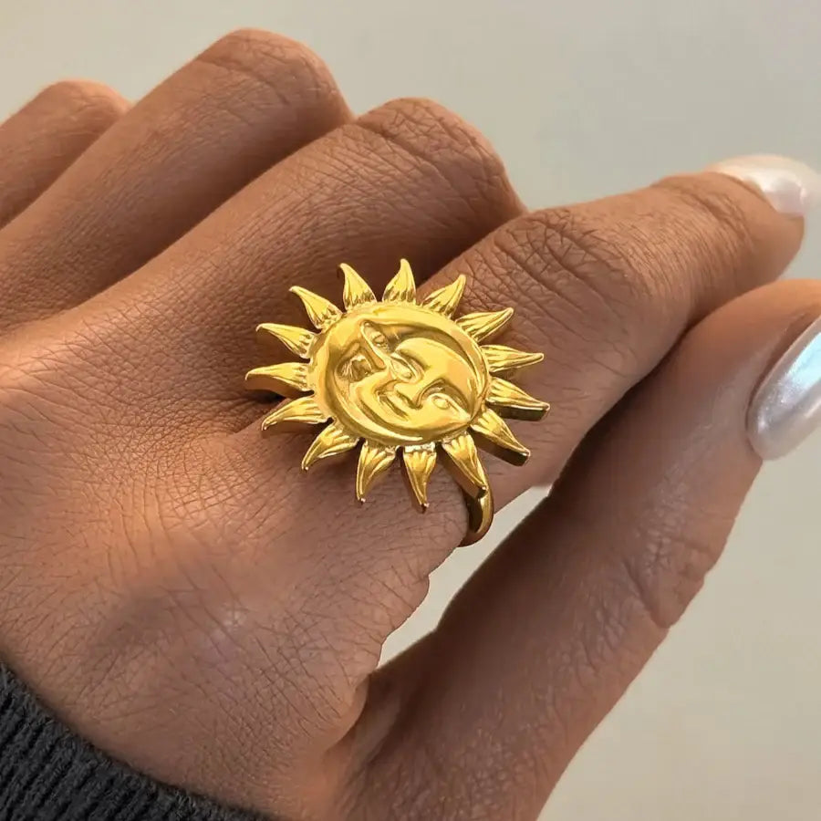 Sun And Moon Ring - Gold
