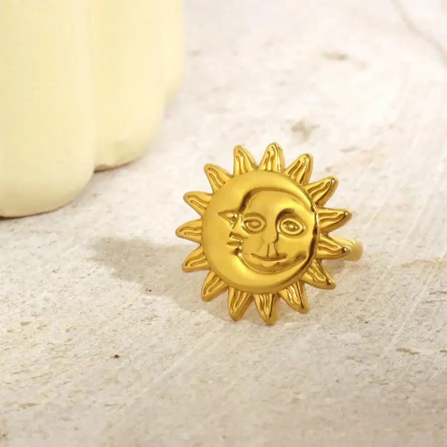 Sun And Moon Ring - Gold