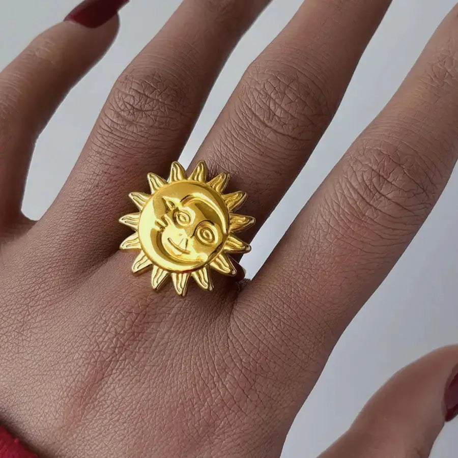 Sun And Moon Ring - Gold