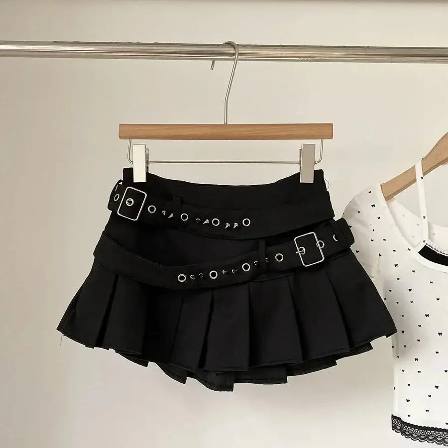 Belted Pleated Skirt Black / S