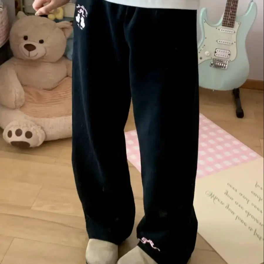 Bow Embroidery Sweatpants - Black / S