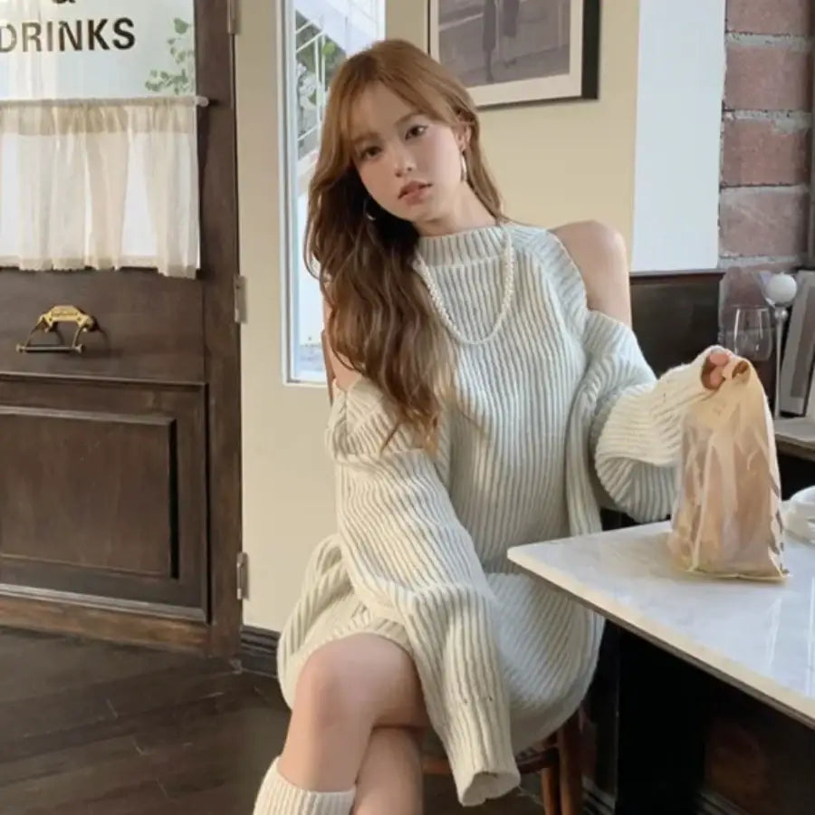 Cut Out Shoulder Sweater White / S