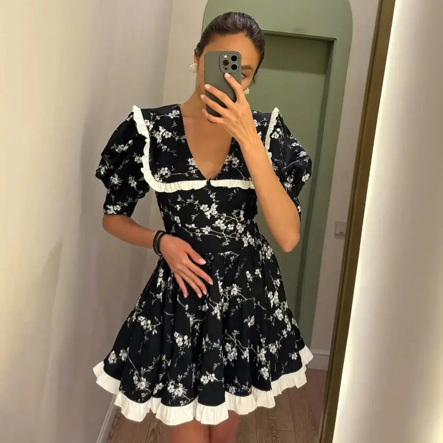Floral Peter Pan Collar Dress - Black / S
