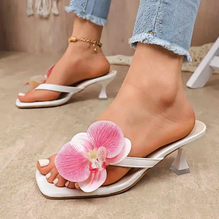 Orchid Sandals - White / 5