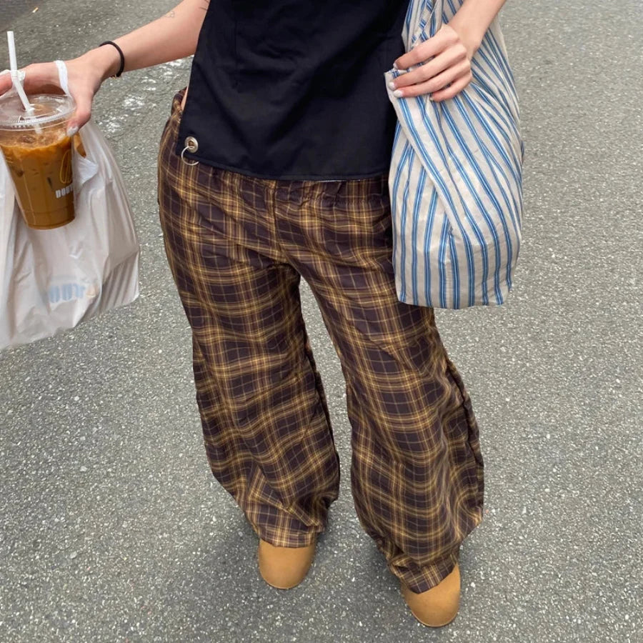 Oversized checkered pants