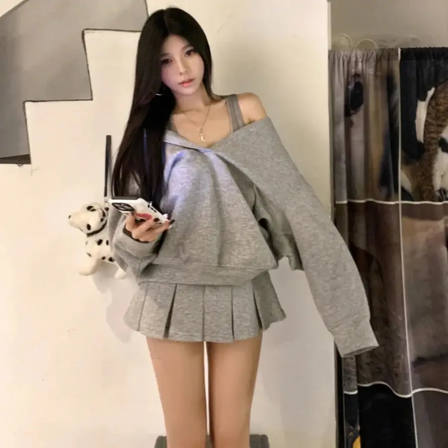 V Neck Hoodie - Grey / S